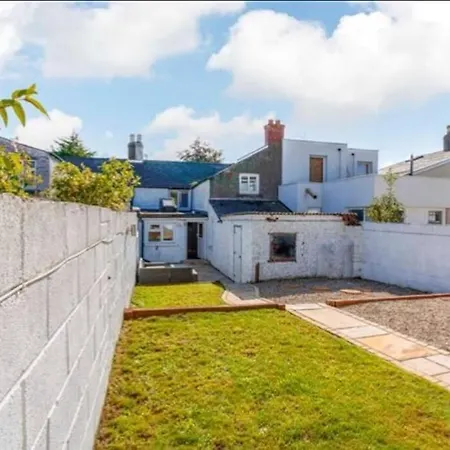 Spacious 2-bedroom Property, Minutes From City. Dublino