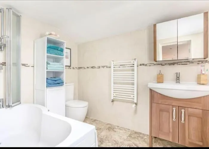 דירה Spacious 2-bedroom Property, Minutes From City. דבלין